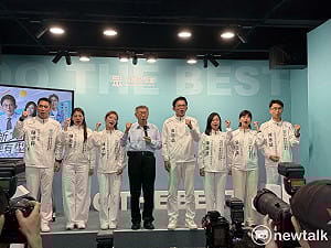 挺黃國昌選新北 柯文哲：同伴一個個投靠權勢 他卻沒口出惡言