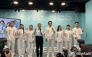 挺黃國昌選新北 柯文哲：同伴一個個投靠權勢 他卻沒口出惡言