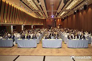 台南智慧機器人高峰論壇登場  黃偉哲盼結合產官學研尋找南市關鍵定位