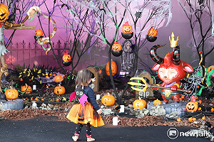 現場直擊！ 《英雄聯盟》惡「摩」現身桃園華泰名品城