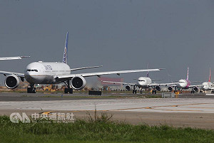 桃機南跑道養護順利 中午開放航班起降