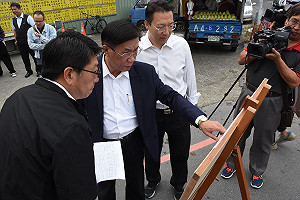 南投民族路破損難行  縣長林明溱會勘指示速改善