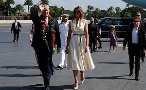 川普抵達夏威夷  展開12天亞洲行