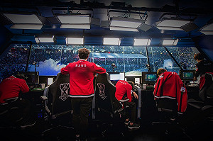 英雄聯盟世界賽》Faker淚灑鍵盤 大家好心疼