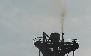 超噁黑煙從這冒！大林蒲飄惡臭來自中油大林廠