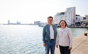 陪蔡英文體驗蚵仔寮海味魅力 賴瑞隆自許接棒陳其邁建設大高雄 