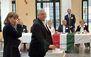 (影) 歐爾班16年統治終結! 匈牙利民眾上街狂賀「蒂薩黨」大勝 馬扎爾受矚目