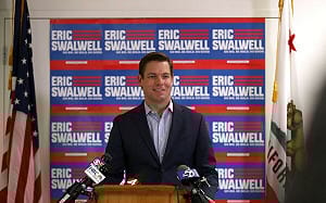 再遭控下藥性侵! 美眾議員斯瓦爾韋爾辭職退選加州州長 「他」也因案辭職