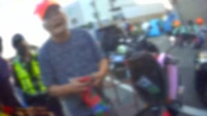 媽祖來也保不了你！白沙屯進香男無照騎車求通融 警：違規就開罰