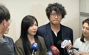 為選台北市長暖身？與吳沛憶現身議會  沈伯洋：專心研究市政