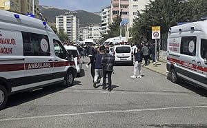 (影) 土耳其驚爆校園槍擊案! 國二生持槍至校釀9死13傷 2天內接連2起