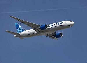 全球最大航空將誕生？ 聯合航空欲併美國航空 專家：恐壟斷 落地難度極高