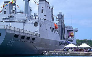 海軍敦睦艦隊首訪聖露西亞  逾2000民眾登艦參觀