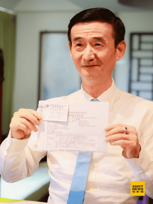 不急著開箱！吳祥輝：21箱監控檔案留給孫子當成年禮