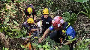 女子柴山扭傷腳受困驚魂    高市警消協同民團成功救援