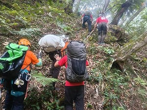 走八通關瓦拉米步道失聯多日  7旬婦遺體山谷下找到