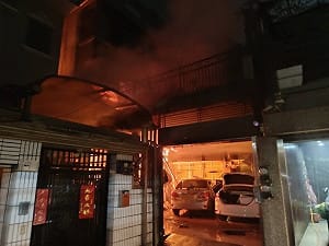 嘉義市民宅竄火舌　3人傷勢嚴重送醫