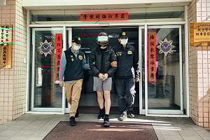 英籍男為新台幣68萬夾毒闖關　桃機遭逮毒品罪起訴