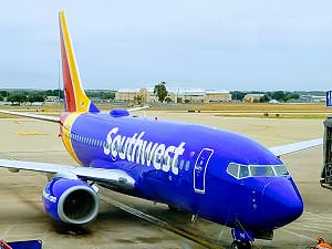 (影) 納許維爾機場驚險擦身！兩西南航空737險相撞 警報大響僅距500英尺