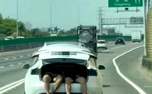 超離譜畫面！特斯拉「人體行李」上國道 警將開罰3.6萬
