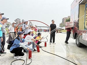 北市消防局社區防災園遊會 體驗地震、火災學防災