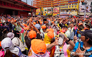 白沙屯媽祖進香傳詐騙！遊覽車司機收費卻未報名 香燈腳氣炸