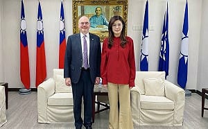 藍3800億軍購有望轉彎？ 谷立言今奔國民黨拜會鄭麗文 