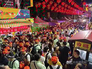 白沙屯媽祖進香　香燈腳控遊覽車司機騙代報名詐財