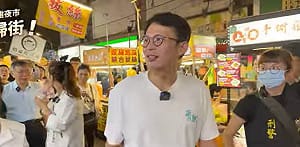 每次柯文哲掃街都要分局長坐鎮？他怒轟：浪費警力保護貪污犯！沒其他事做？