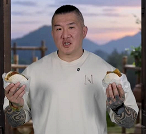 館長開賣新品刈包「最貴1顆100元」！網狂酸：又要割韭菜