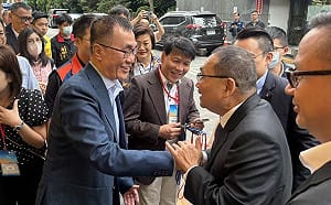 與李四川同台 侯友宜：交棒給踏實做事的人