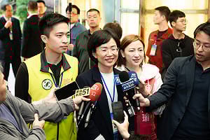 盧秀燕來新北挺李四川  蘇巧慧回敬：我也會到外縣市輔選