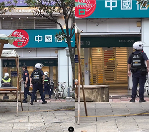 德撲冠軍搶銀行被諷「夕陽產業」！網：這是守住老手藝