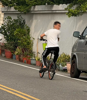 雲林驚現變態男！對女用安全帽「尻」2發  警方火速逮人