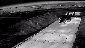 俄4艦與MiG-31戰機受重創! 烏夜襲克里米亞軍港、俄境煉油廠也連爆火海