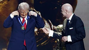 沒有諾貝爾改領這個「和平獎」!  FIFA頒給川普 挪威足協怒嗆「政治化」