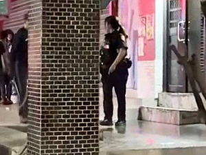 宜蘭羅東主幼商場驚見持刀男！大批警力持盾搜索 擴大追緝中