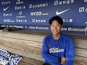 張育豪隨隊至30日　體認細節重要寫筆記加深印象