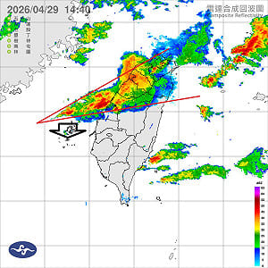 「豪雨製造機」成形了！煙囪雲盤踞中彰沿海　鄭明典示警：恐帶局部大雨