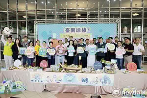 「南市蚵」蠔棒  黃偉哲邀全民來台南品鮮蚵挺漁業