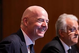 (影) FIFA主席想享「闖紅燈特權」被加國拒! 再拋震撼彈：伊朗可踢世界盃