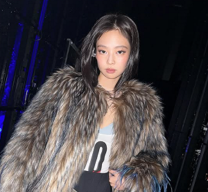 KPOP史上第一人！Jennie接下「丹麥、波蘭」兩大音樂節壓軸