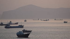 伊朗稱阻美艦進荷莫茲海峽　美軍否認船遭飛彈擊中