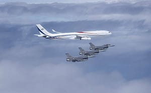 F-16V伴飛史瓦帝尼國王專機畫面曝  蕭美琴：台灣要一直與世界同行