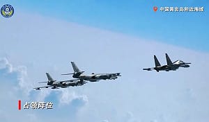 反制美菲「肩並肩」 中國派轟-6掛載鷹擊-12赴黃岩島戰備巡航