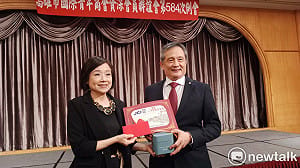 高雄青商資深會員聯誼會月例會    邀資深外交官李新穎開講國際禮儀