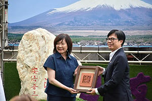 4訪紅毛港保安堂致敬安倍晉三銅像    安倍昭惠被陳其邁一句話感動