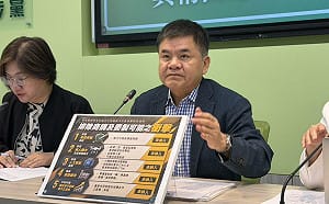 沈伯洋明將披戰袍？綠委笑稱：這匹「最帥的馬」讓蔣萬安很緊張 