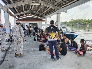 印尼移民船馬來西亞外海翻覆 23人獲救、14人下落不明