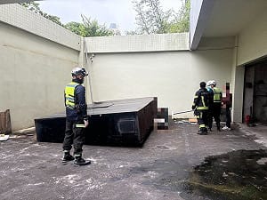 花蓮體育館工安意外  工人遭燈箱砸中送醫不治
